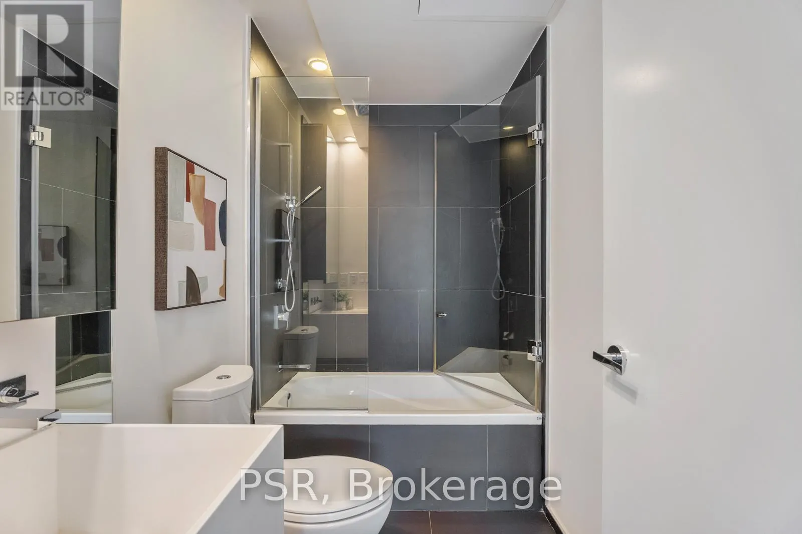 303 - 1 BLOOR STREET E
