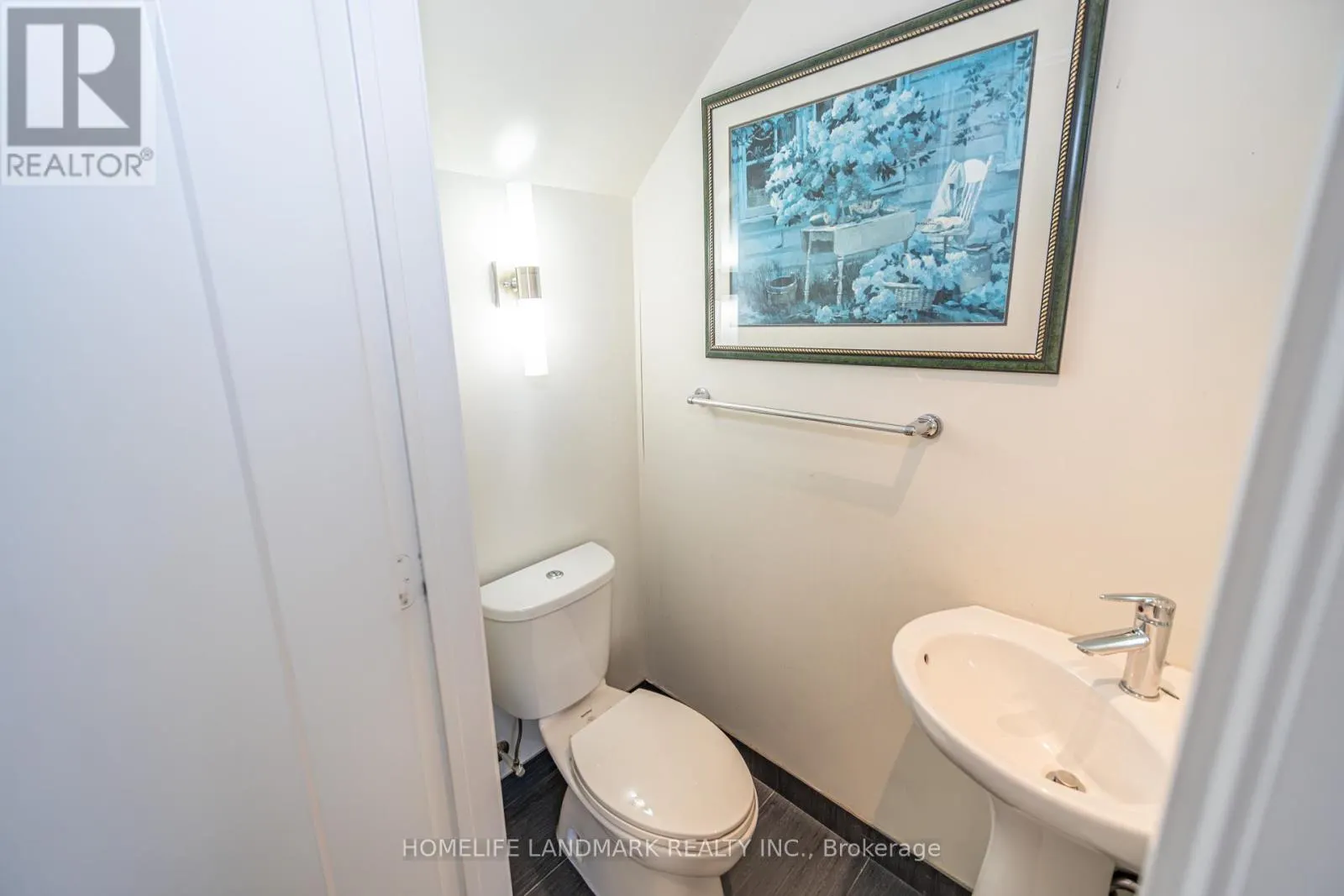 TH12 - 18 GRAYDON HALL DRIVE
