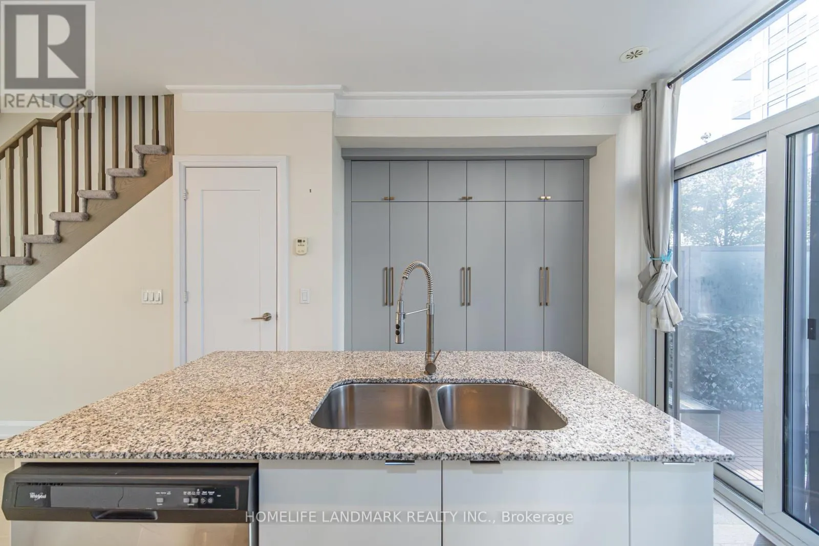 TH12 - 18 GRAYDON HALL DRIVE