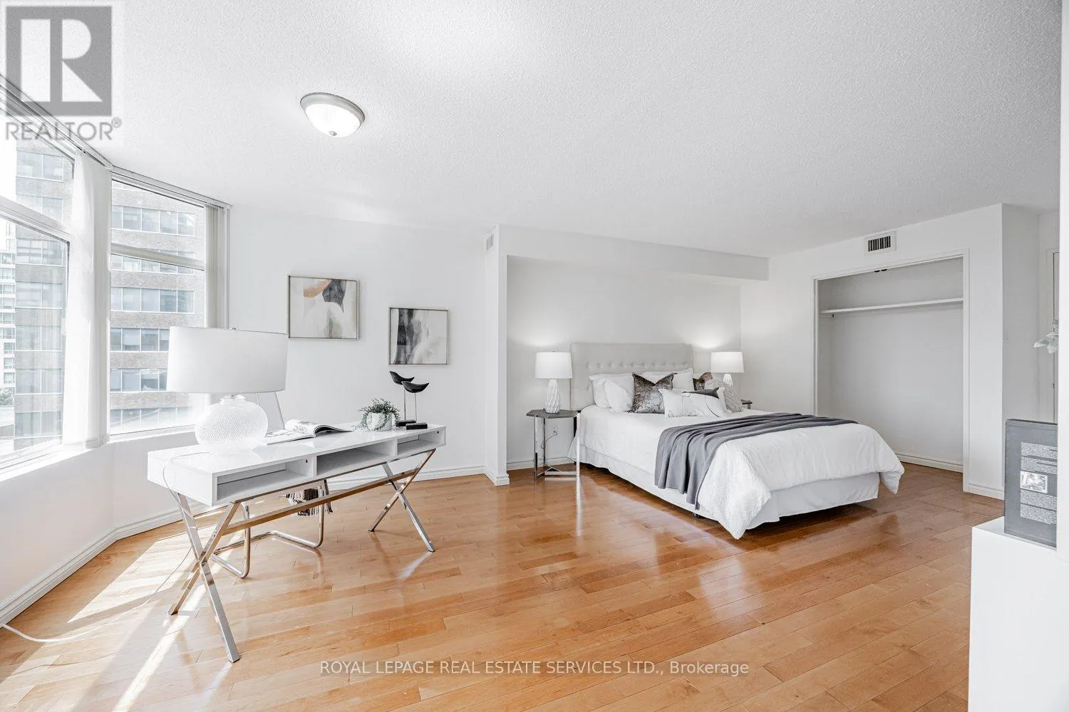 501 - 900 YONGE STREET