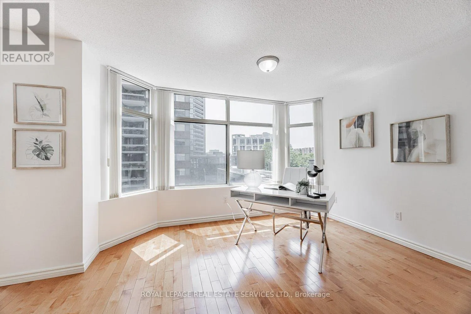501 - 900 YONGE STREET