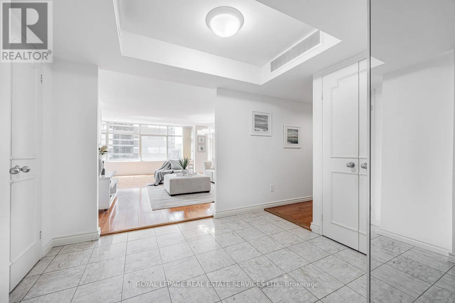 501 - 900 YONGE STREET