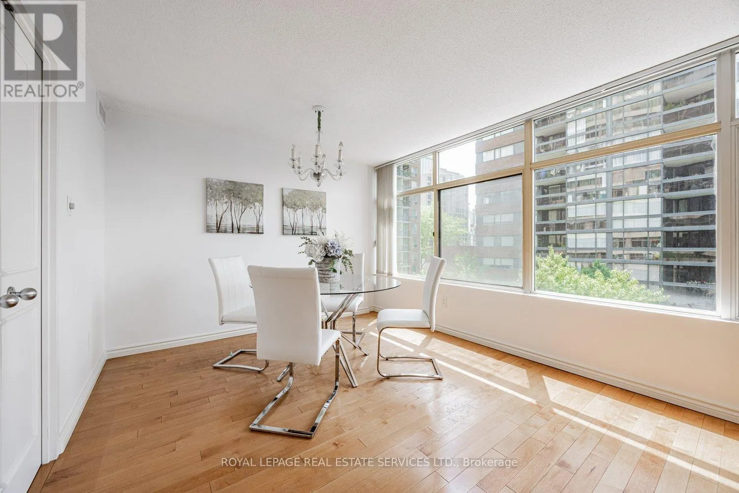 501 - 900 YONGE STREET