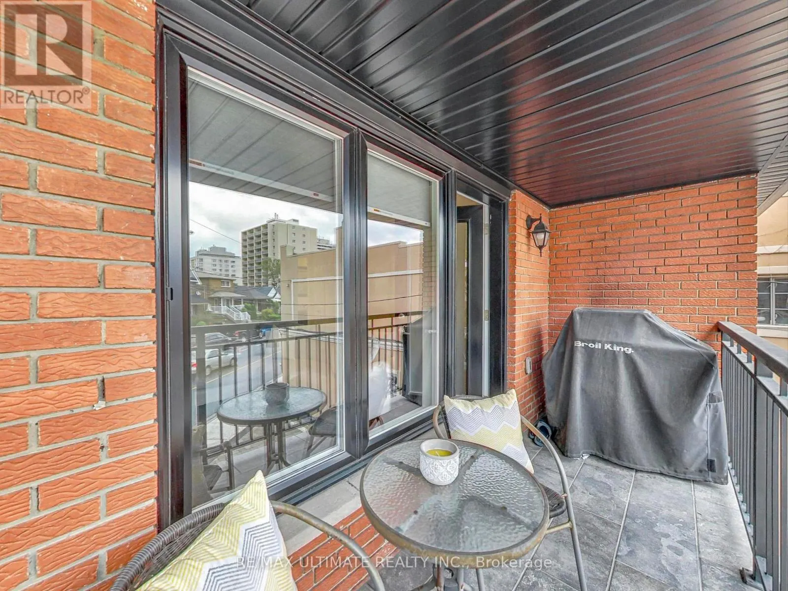 APT #2 - 728 VAUGHAN ROAD