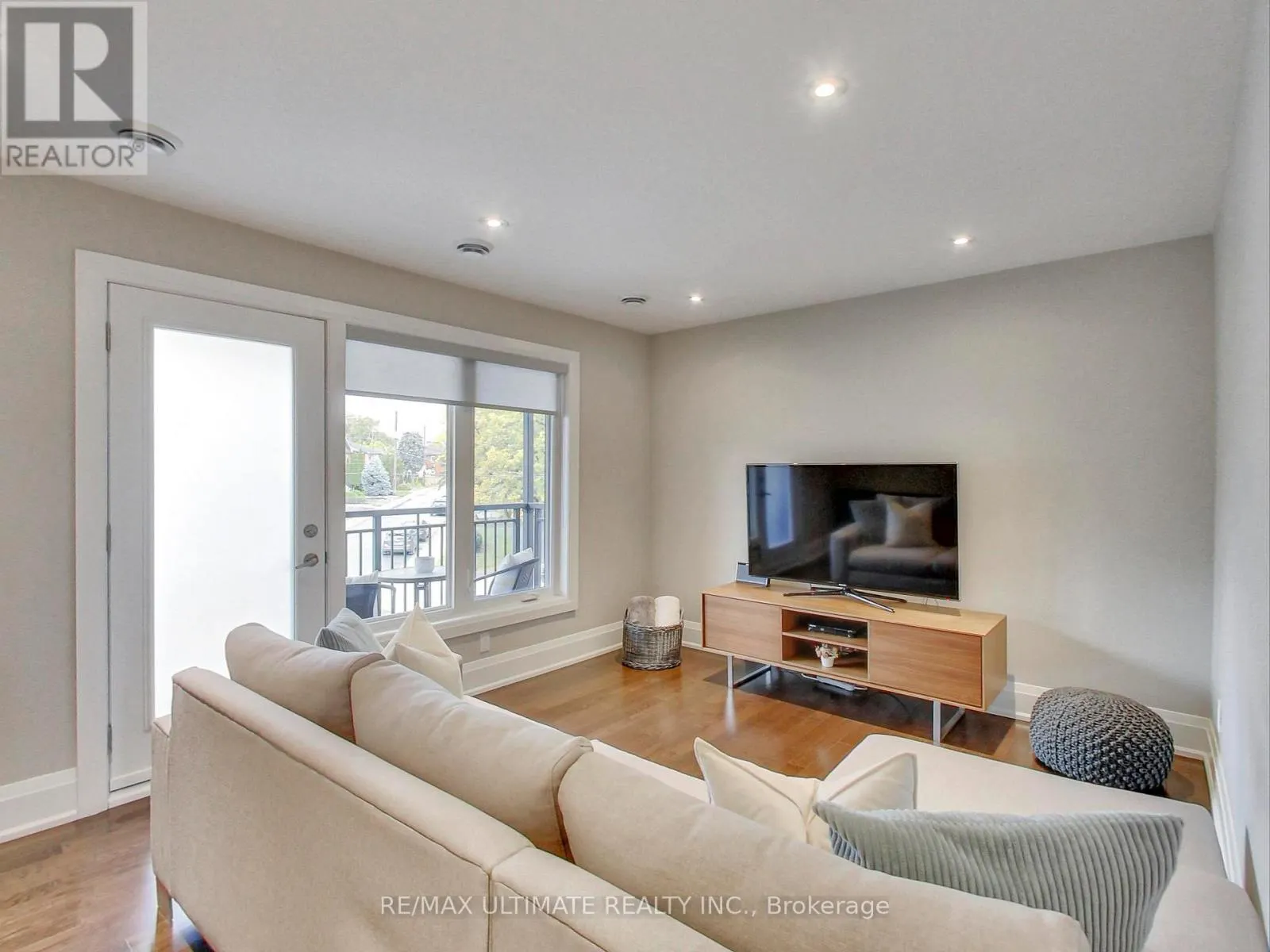 APT #2 - 728 VAUGHAN ROAD
