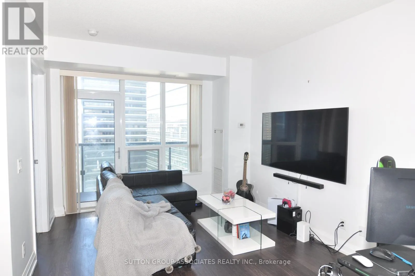 1303 - 2 ANNDALE DRIVE