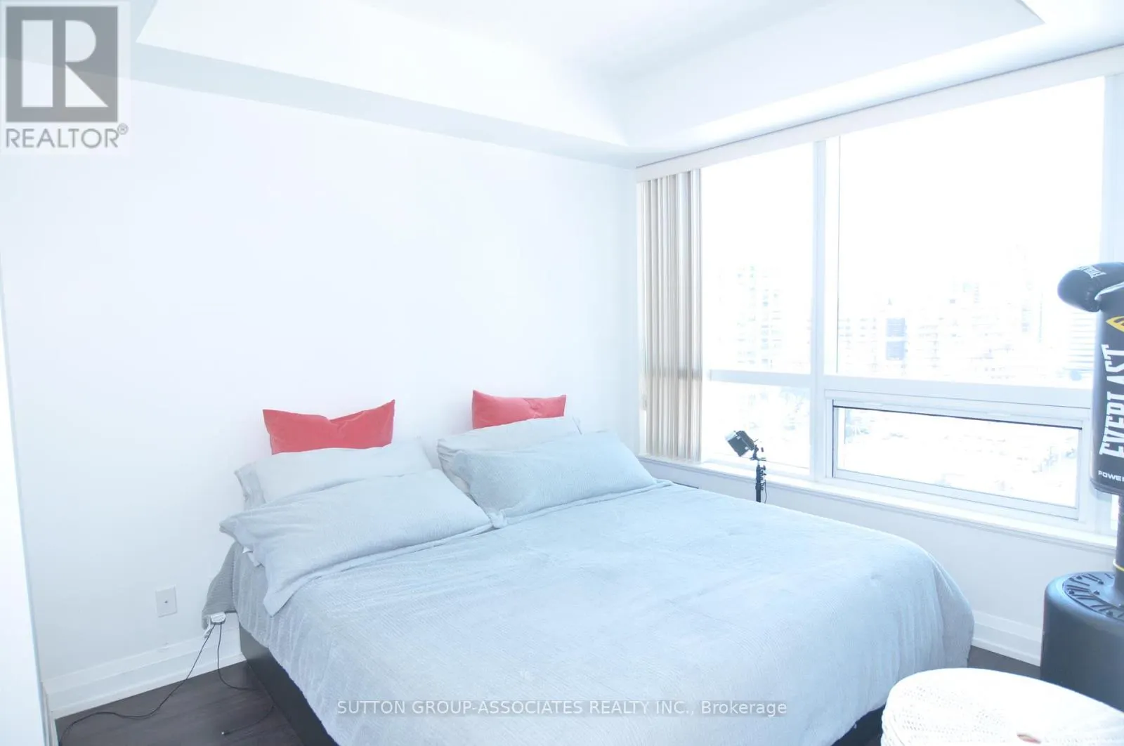 1303 - 2 ANNDALE DRIVE