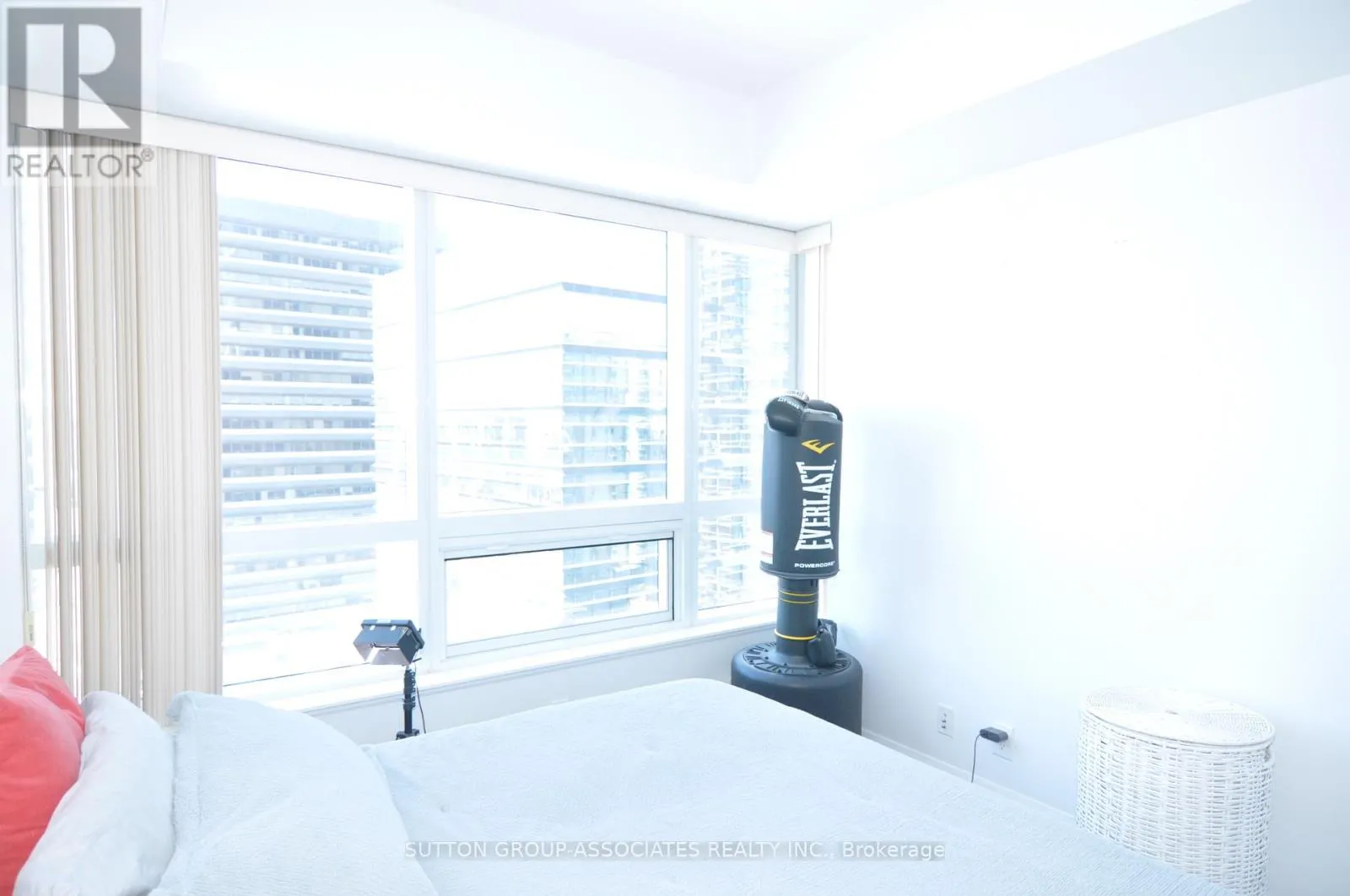 1303 - 2 ANNDALE DRIVE