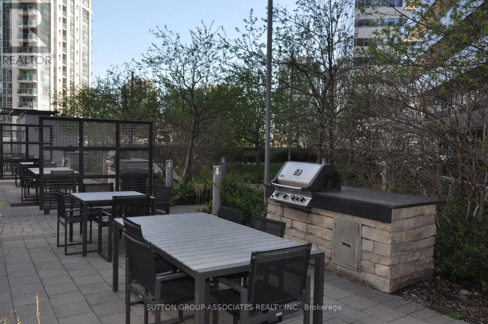 1303 - 2 ANNDALE DRIVE