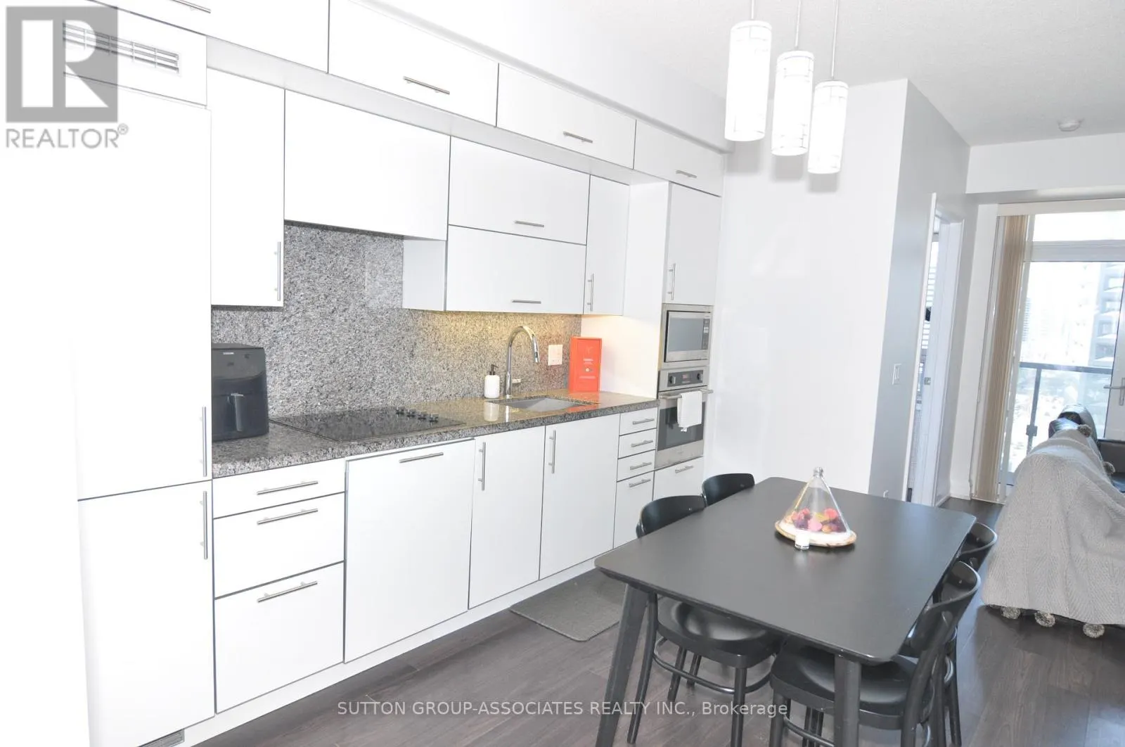 1303 - 2 ANNDALE DRIVE
