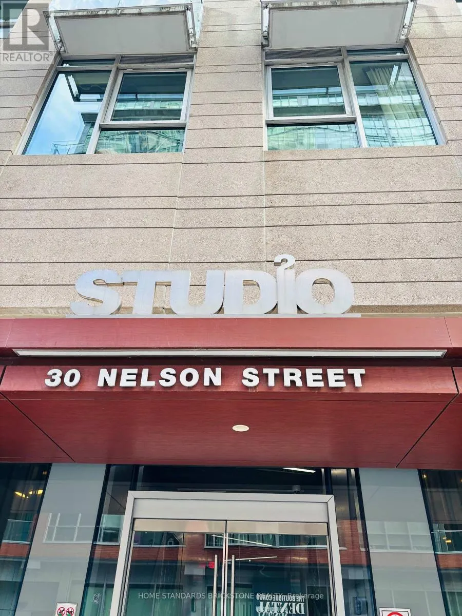 301 - 30 NELSON STREET