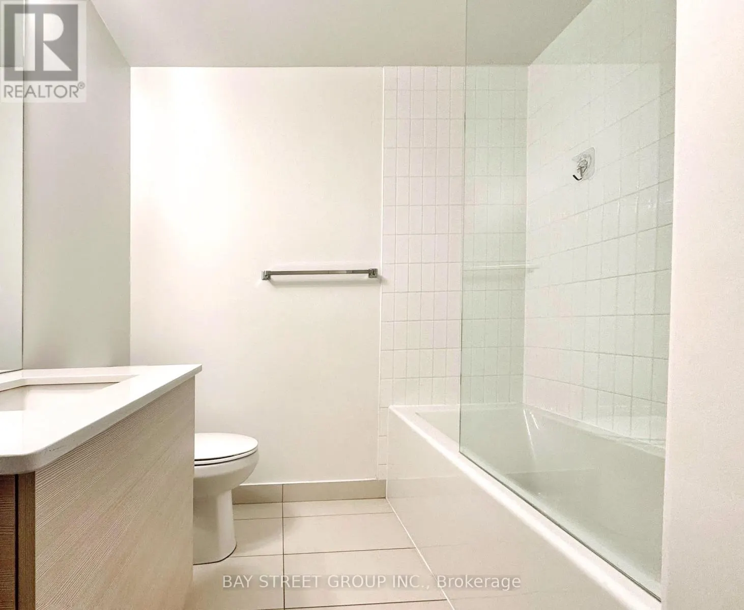 2008 - 210 SIMCOE STREET