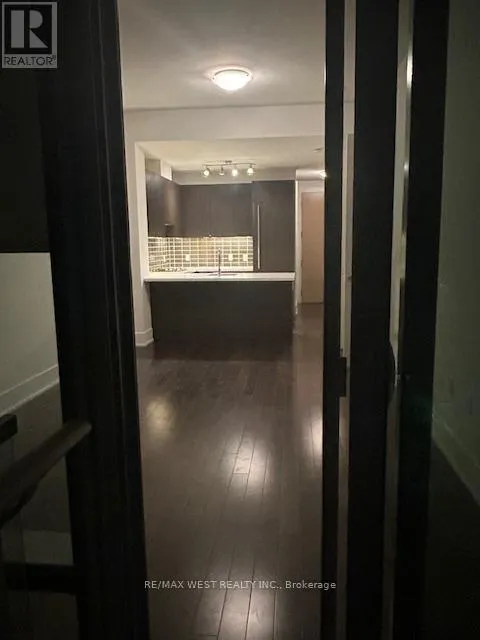 310 - 39 QUEENS QUAY E