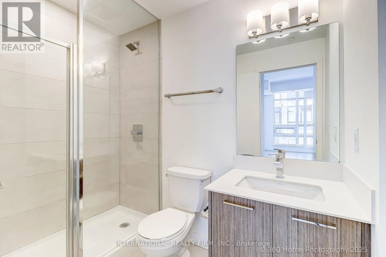 12 - 851 SHEPPARD AVENUE W
