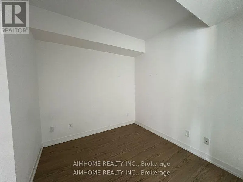 3007 - 85 WOOD STREET