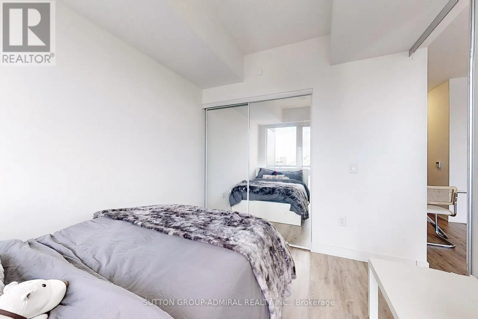 1412 - 158 FRONT STREET E
