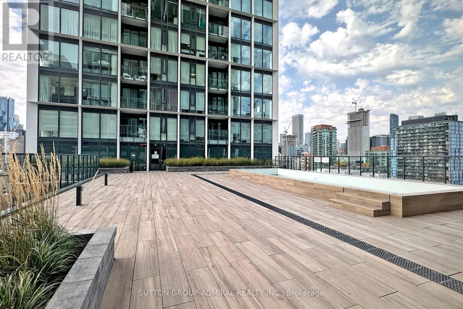 1412 - 158 FRONT STREET E