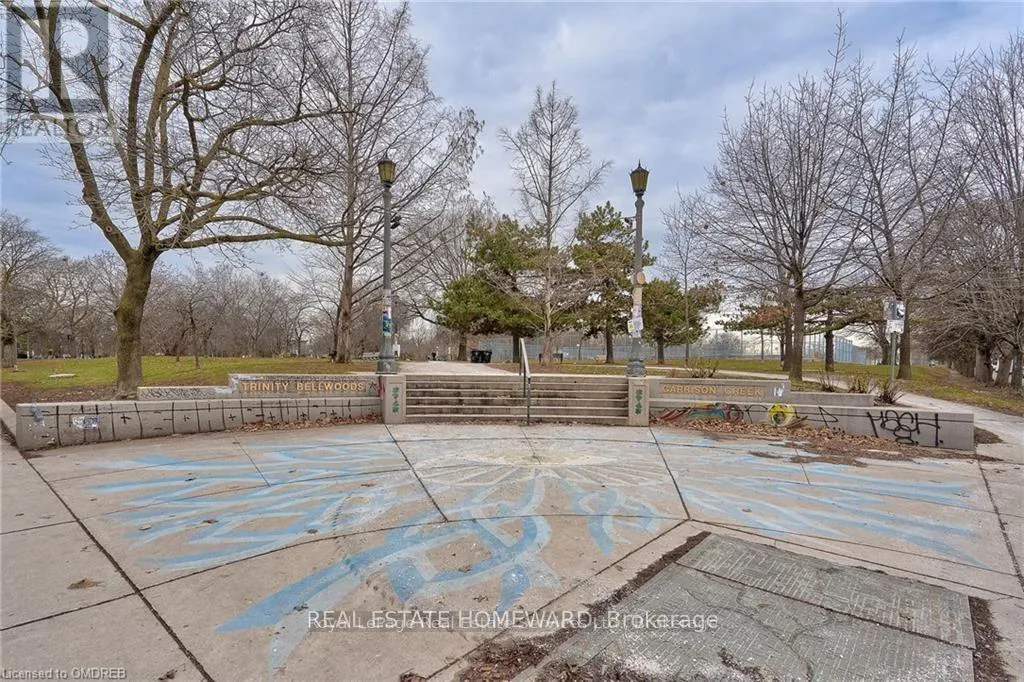 UPPER LEVEL - 150 MANNING AVENUE