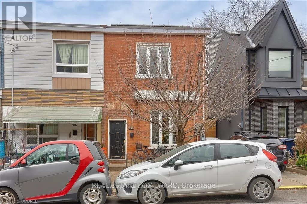 UPPER LEVEL - 150 MANNING AVENUE