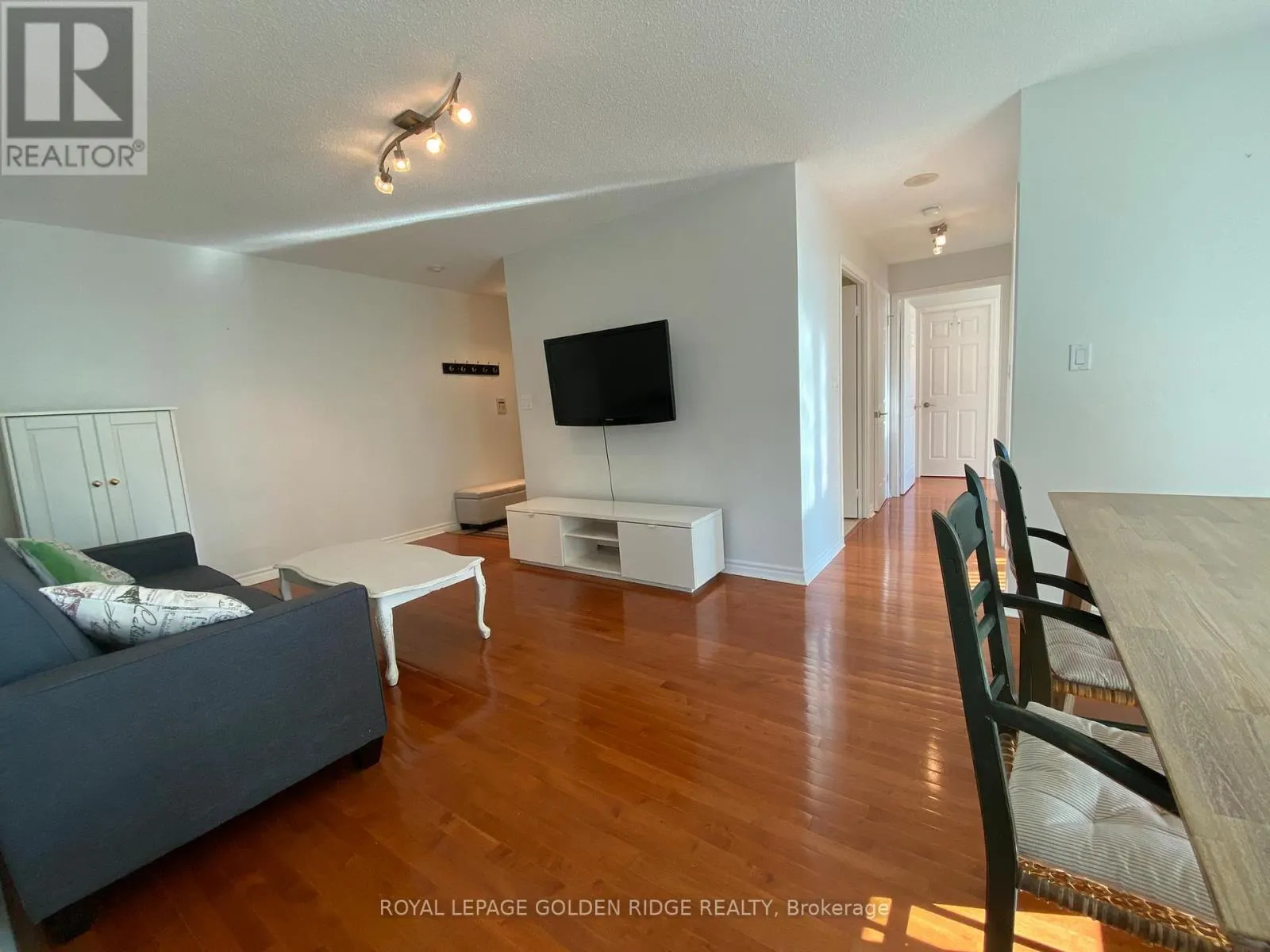 2202 - 18 SPRING GARDEN AVENUE
