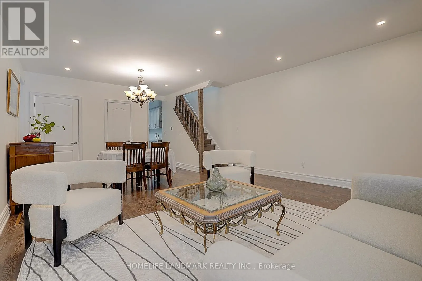 596 PALMERSTON AVENUE