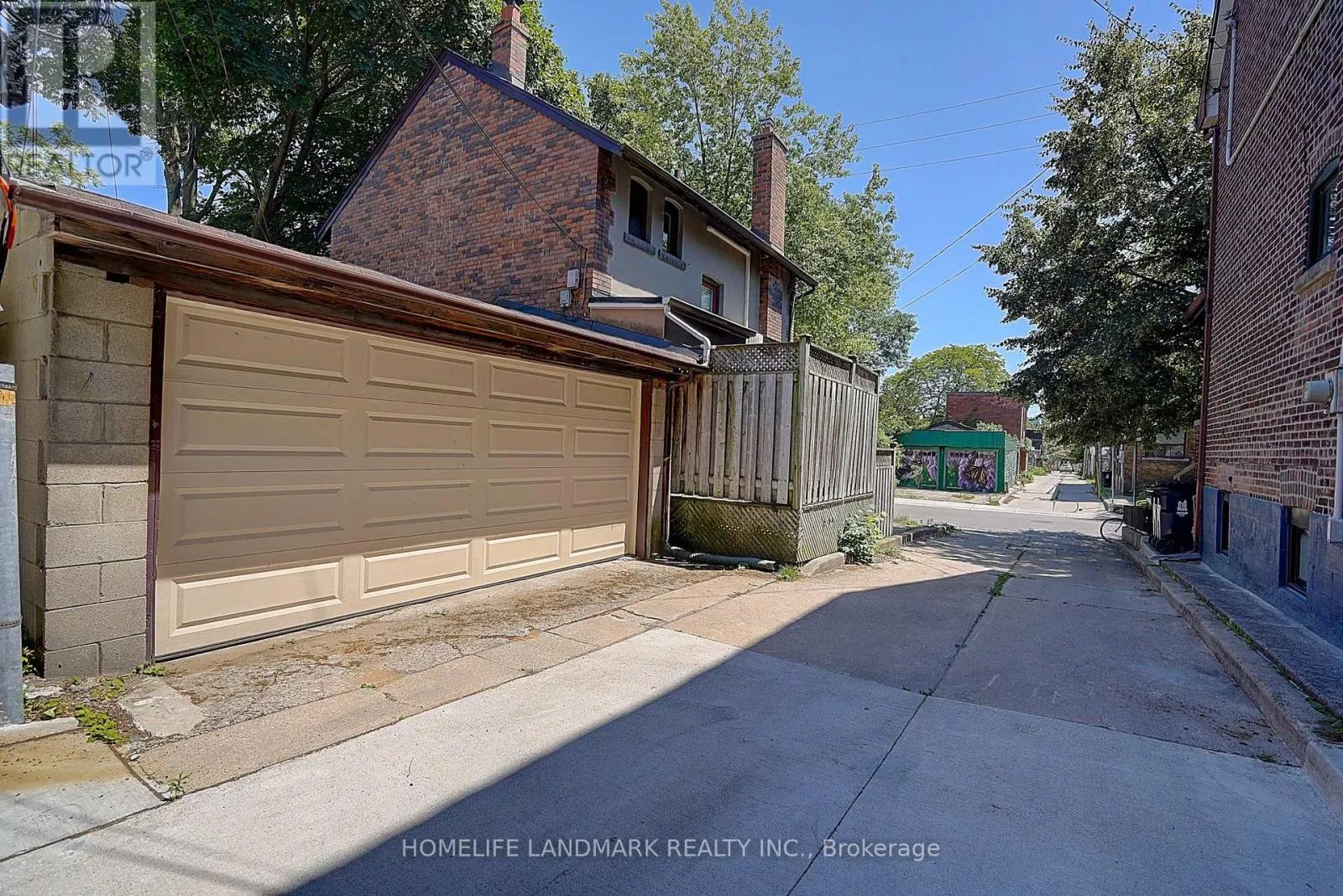 596 PALMERSTON AVENUE