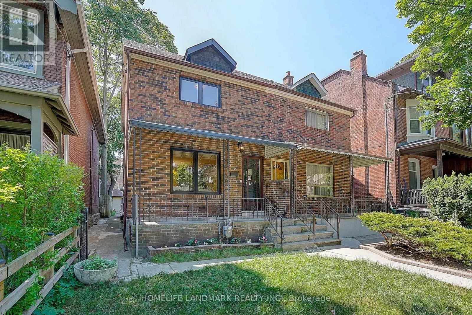 596 PALMERSTON AVENUE