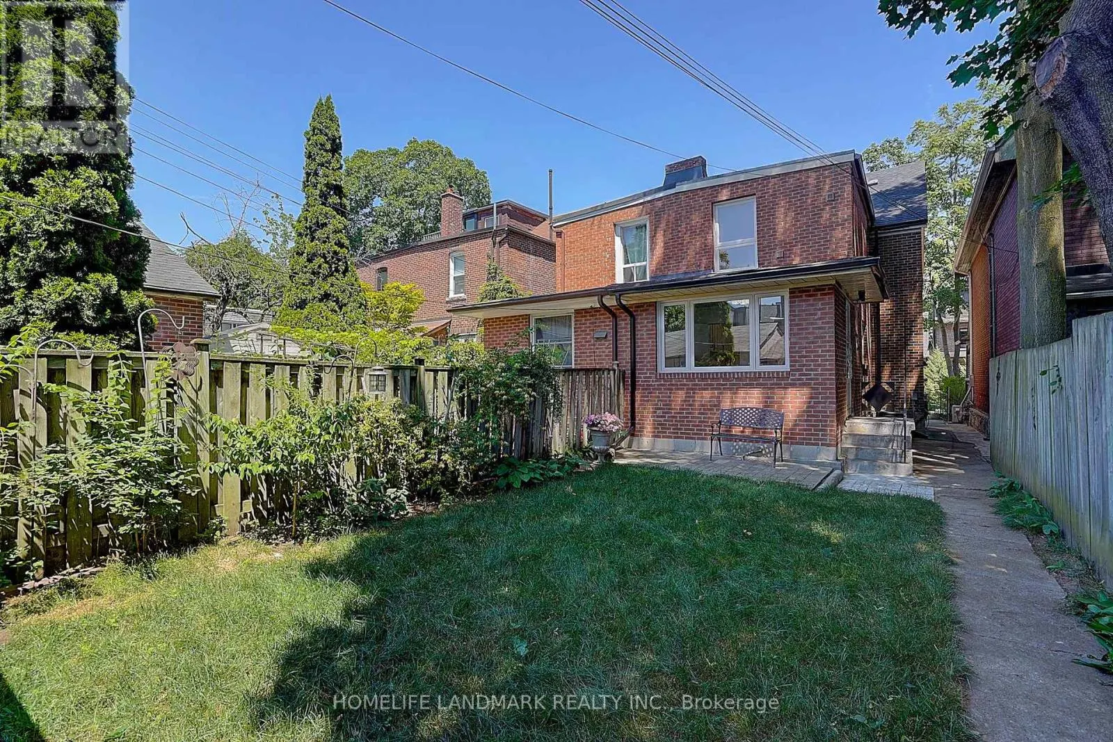 596 PALMERSTON AVENUE