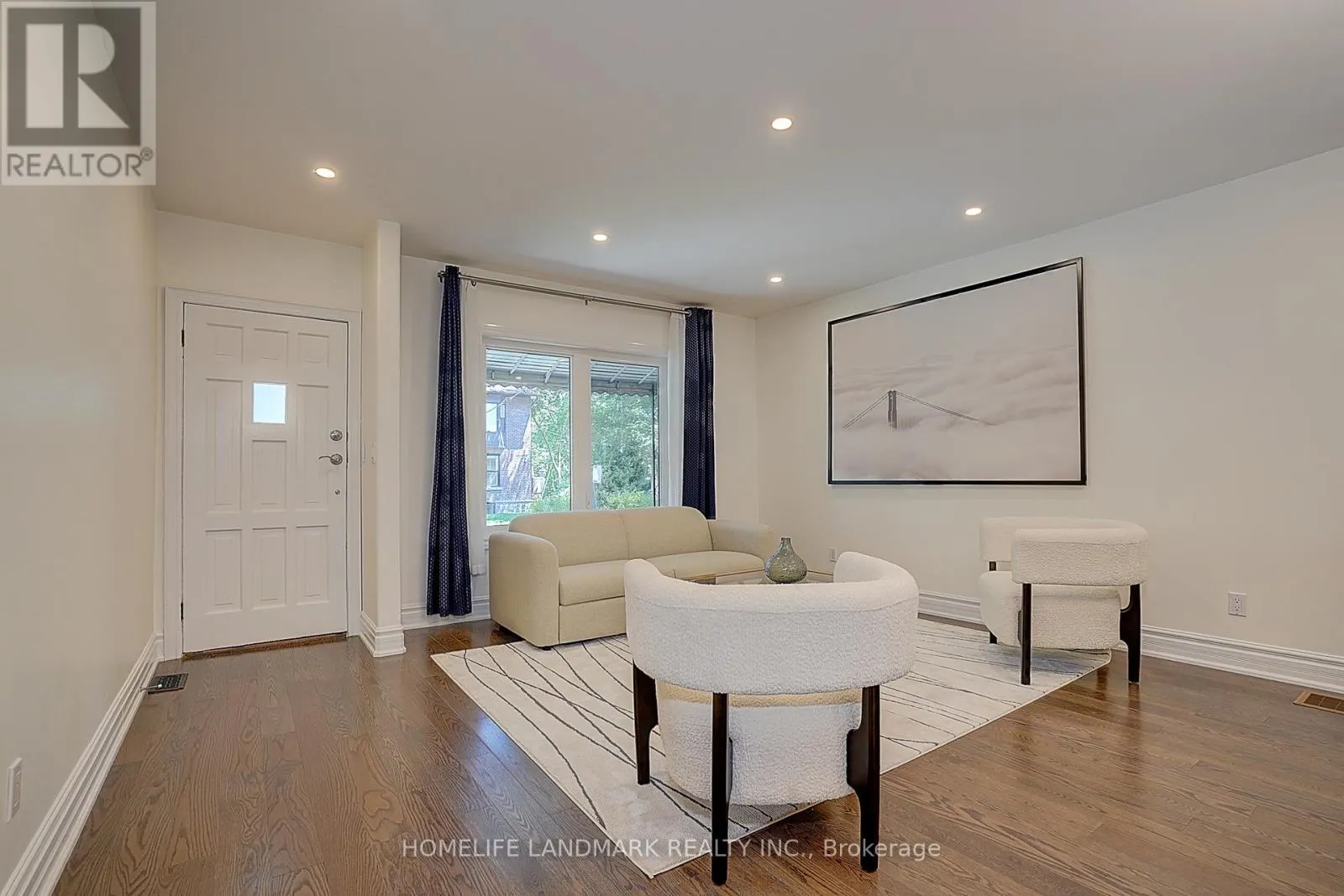 596 PALMERSTON AVENUE