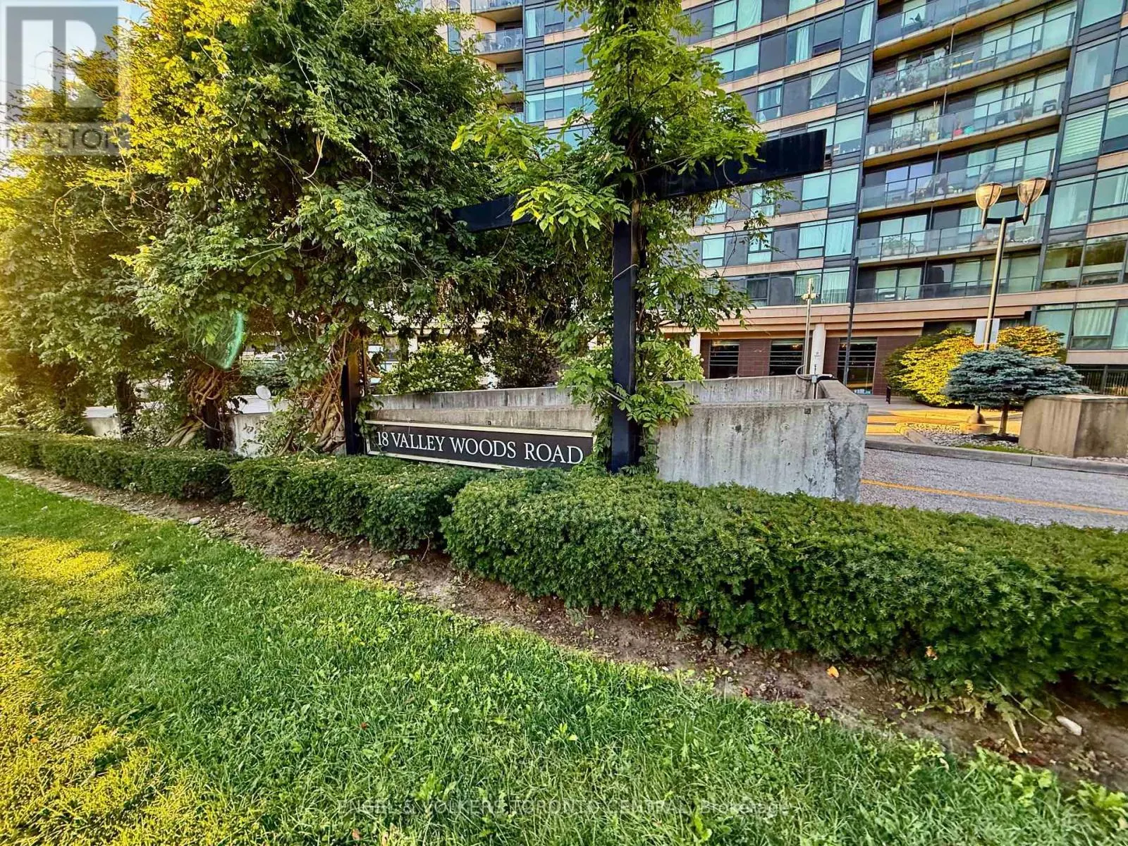 PH105 - 18 VALLEY WOODS ROAD