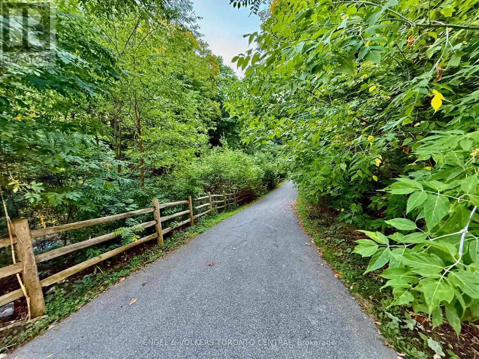 PH105 - 18 VALLEY WOODS ROAD