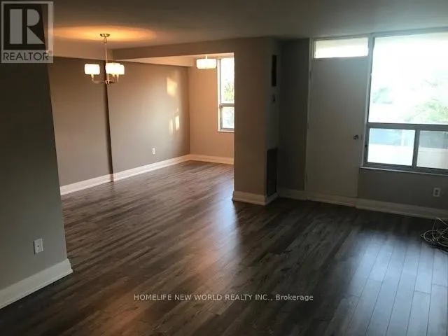 305 - 5 SHADY GOLFWAY