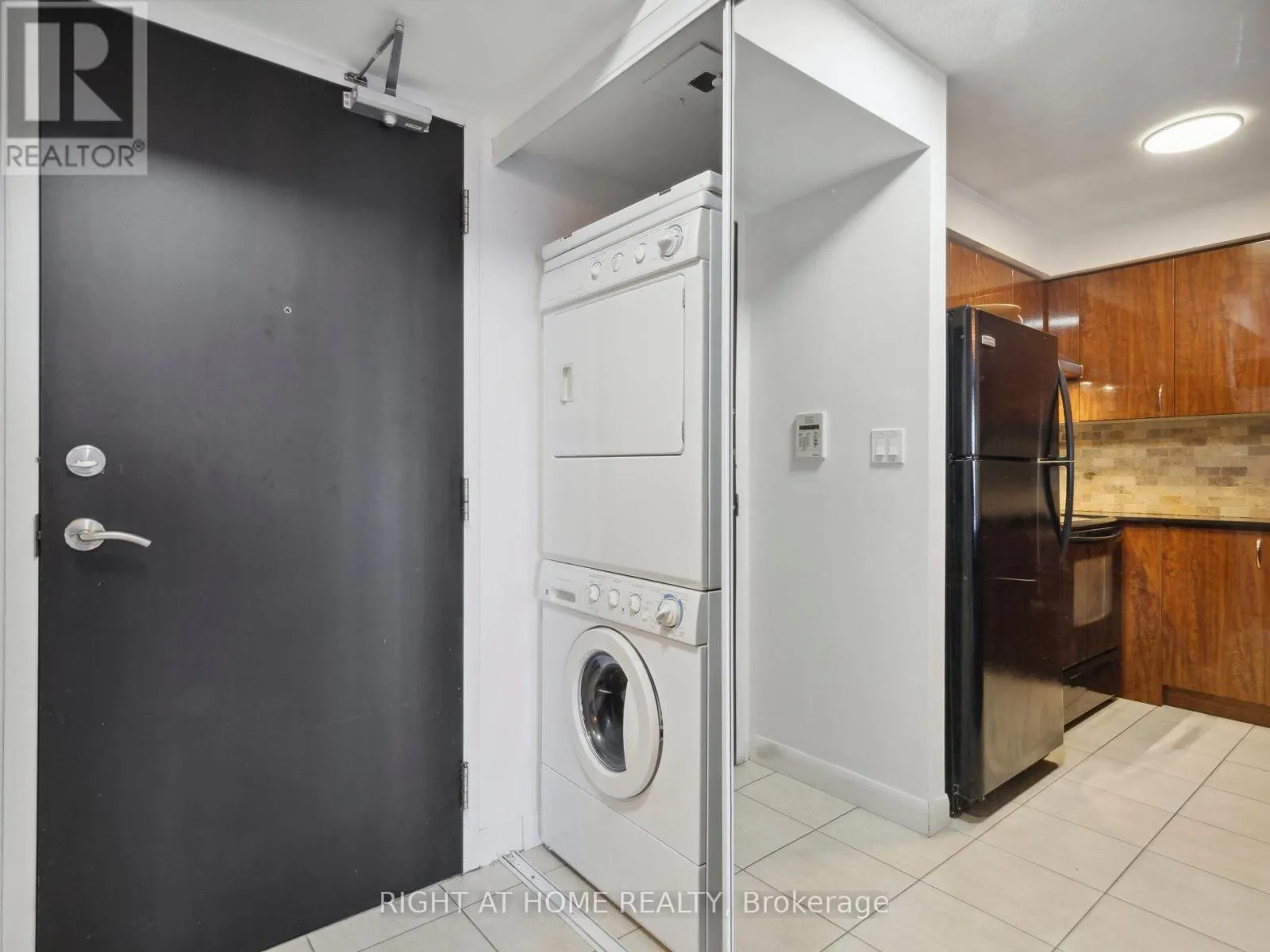 1009 - 5791 YONGE STREET