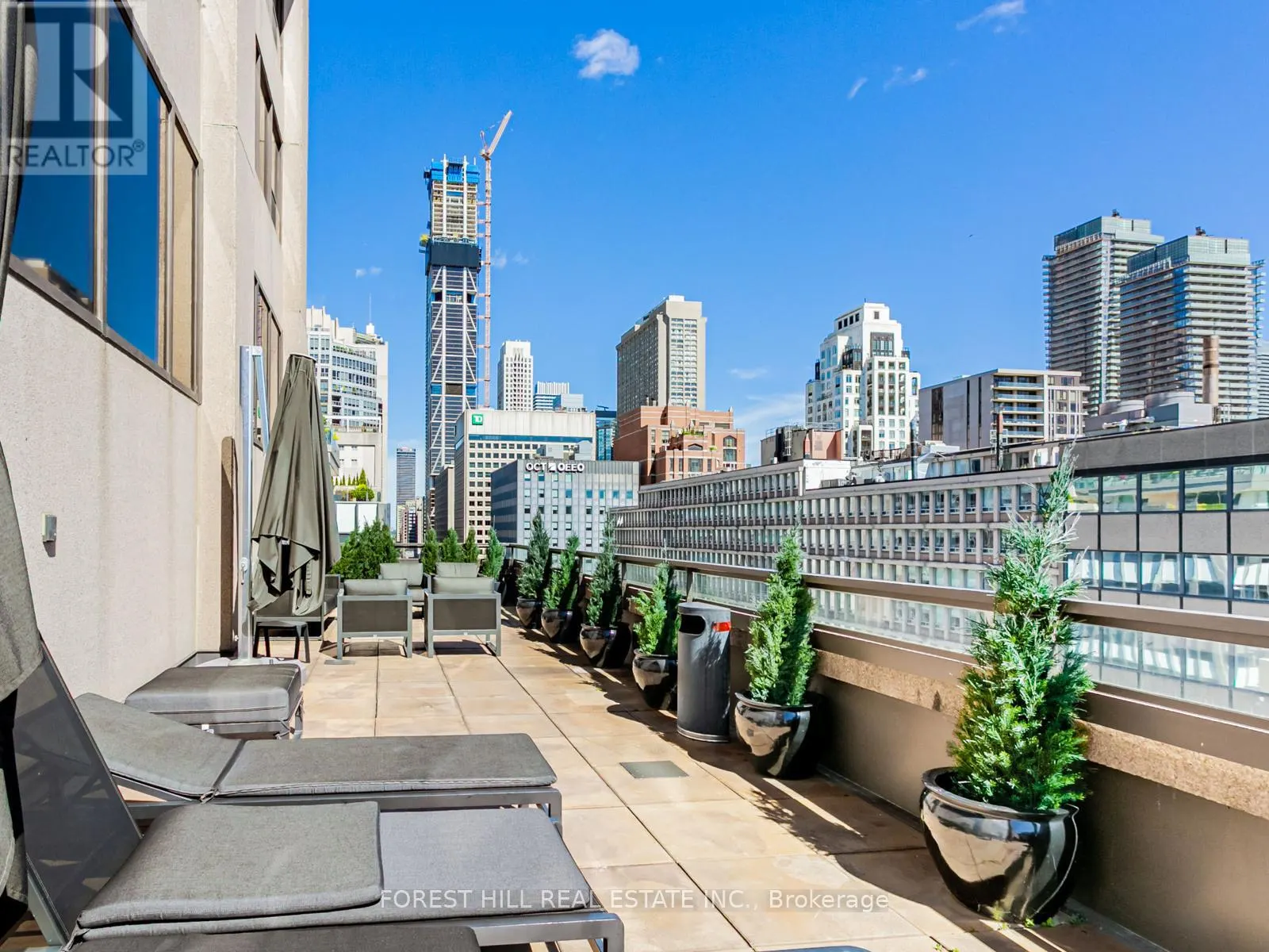 1810/1809 - 175 CUMBERLAND STREET