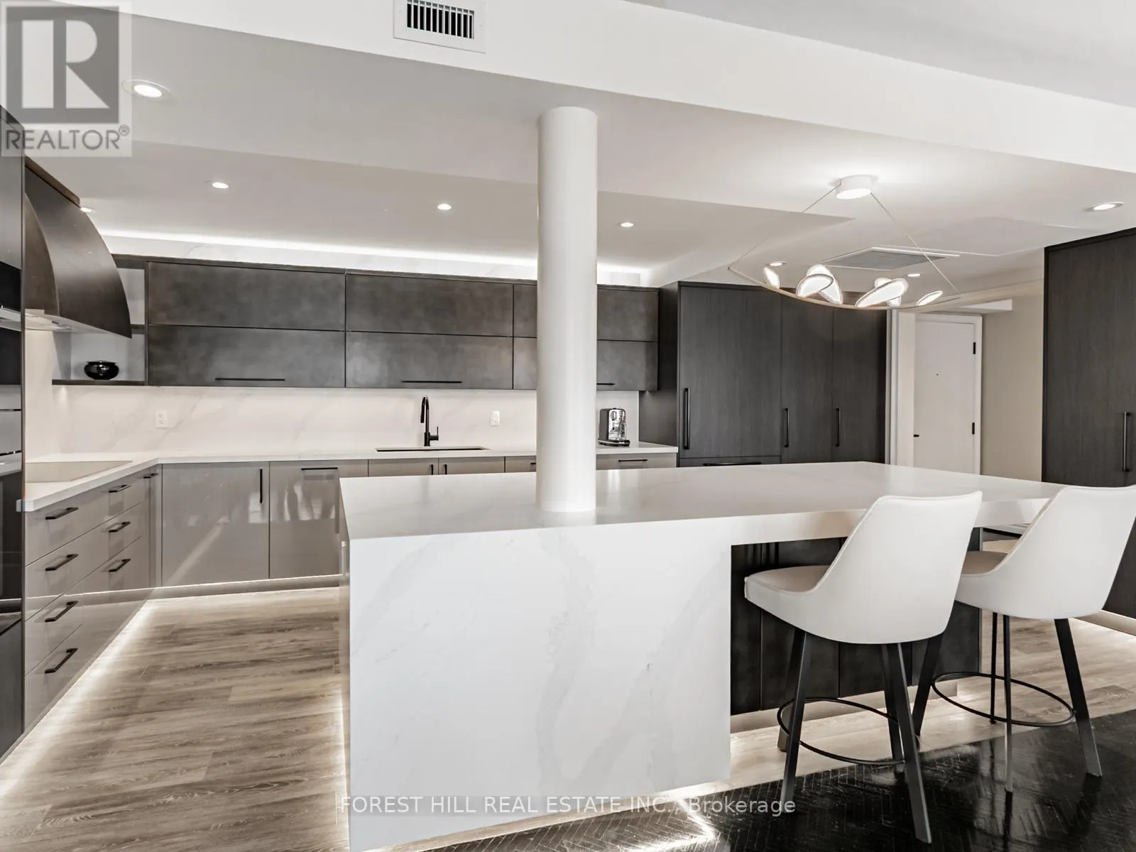 1810/1809 - 175 CUMBERLAND STREET