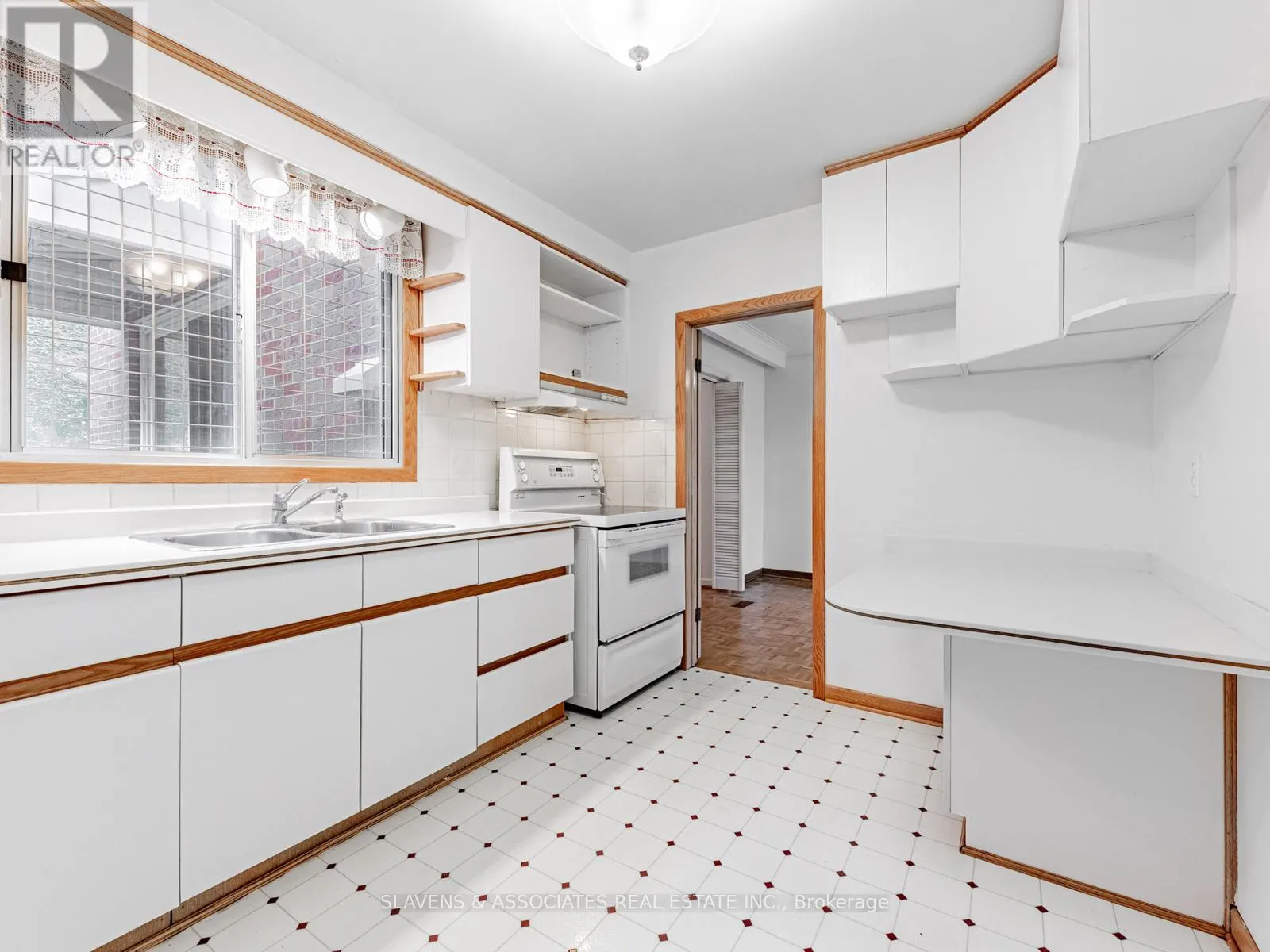 796 DAVENPORT ROAD