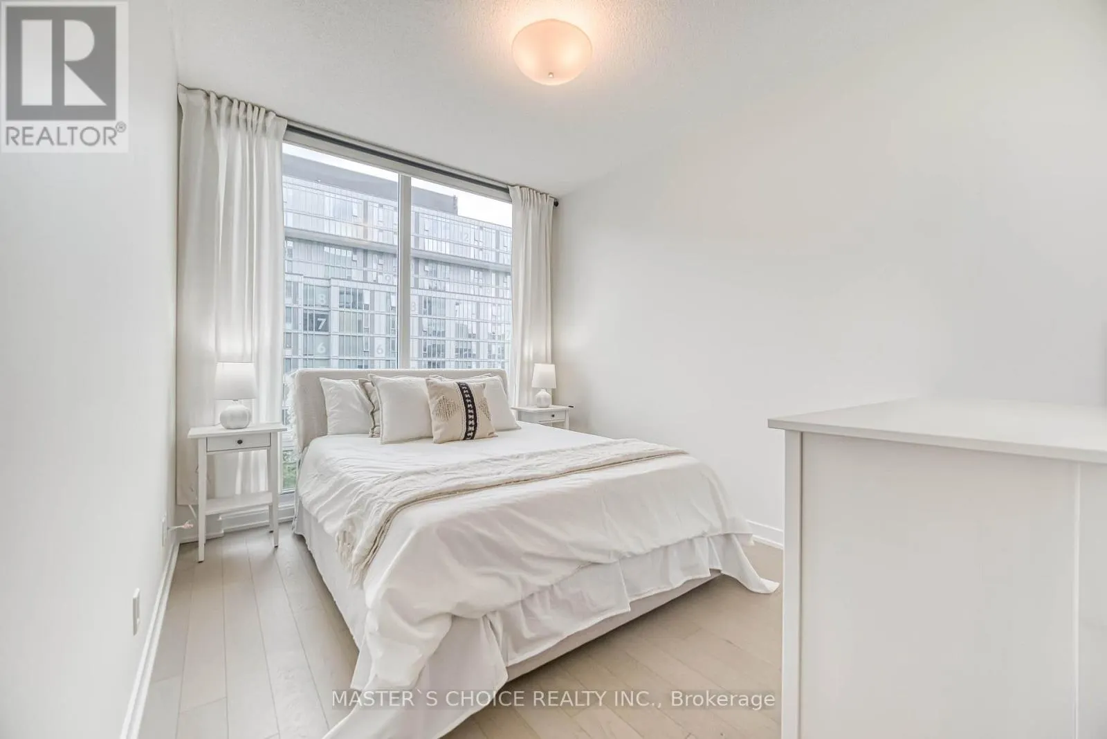 N502 - 455 FRONT STREET E