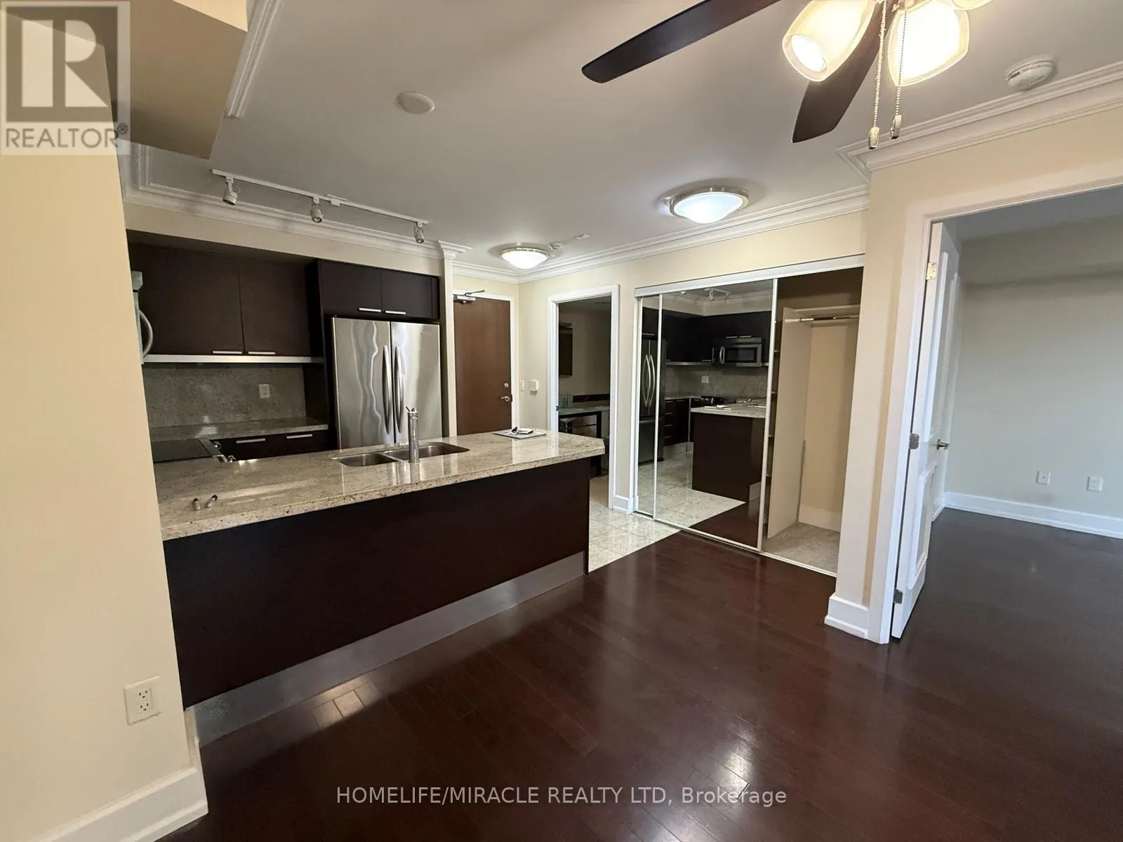 302 - 650 SHEPPARD AVE AVENUE E