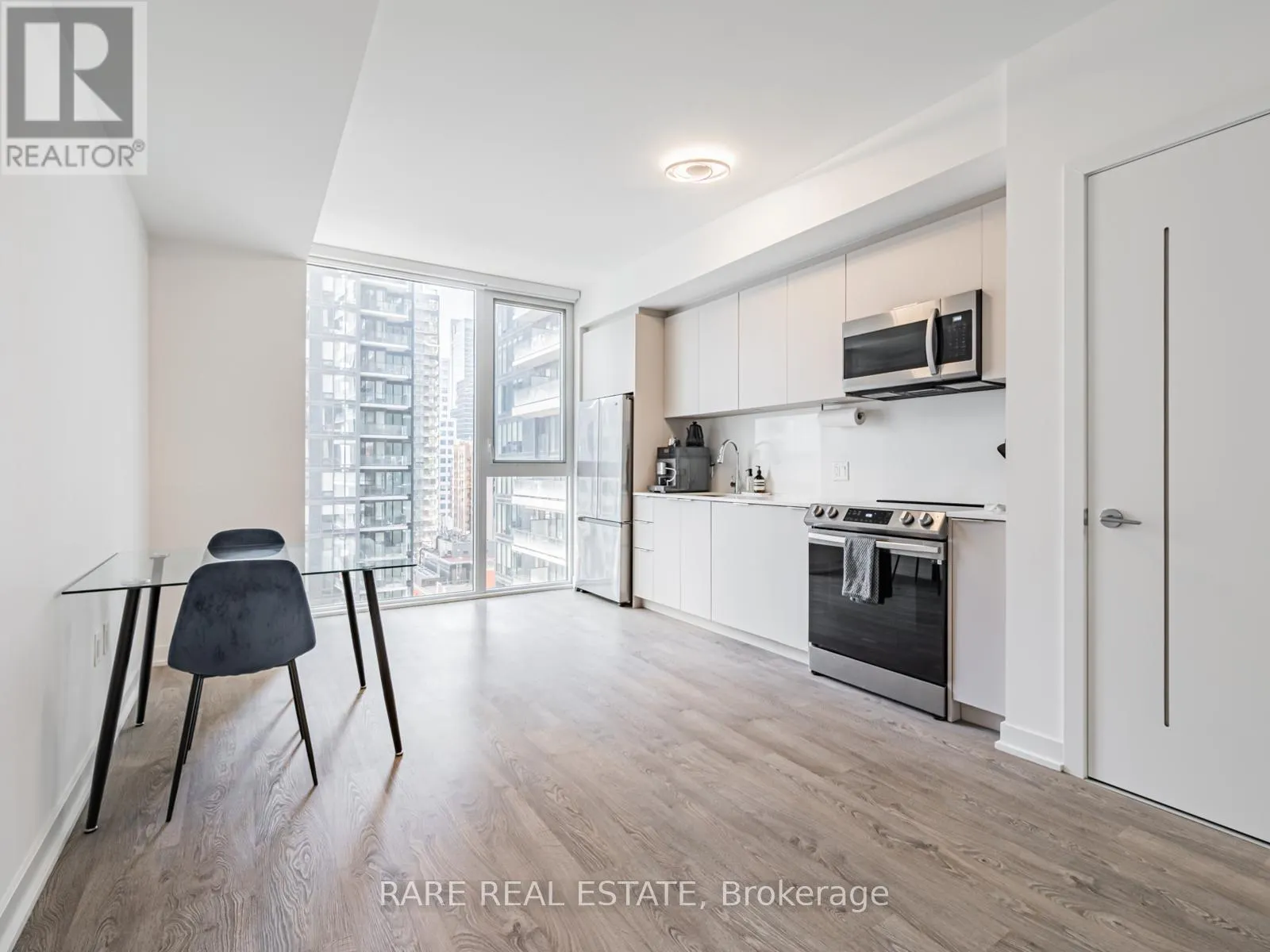 1505 - 357 KING STREET W