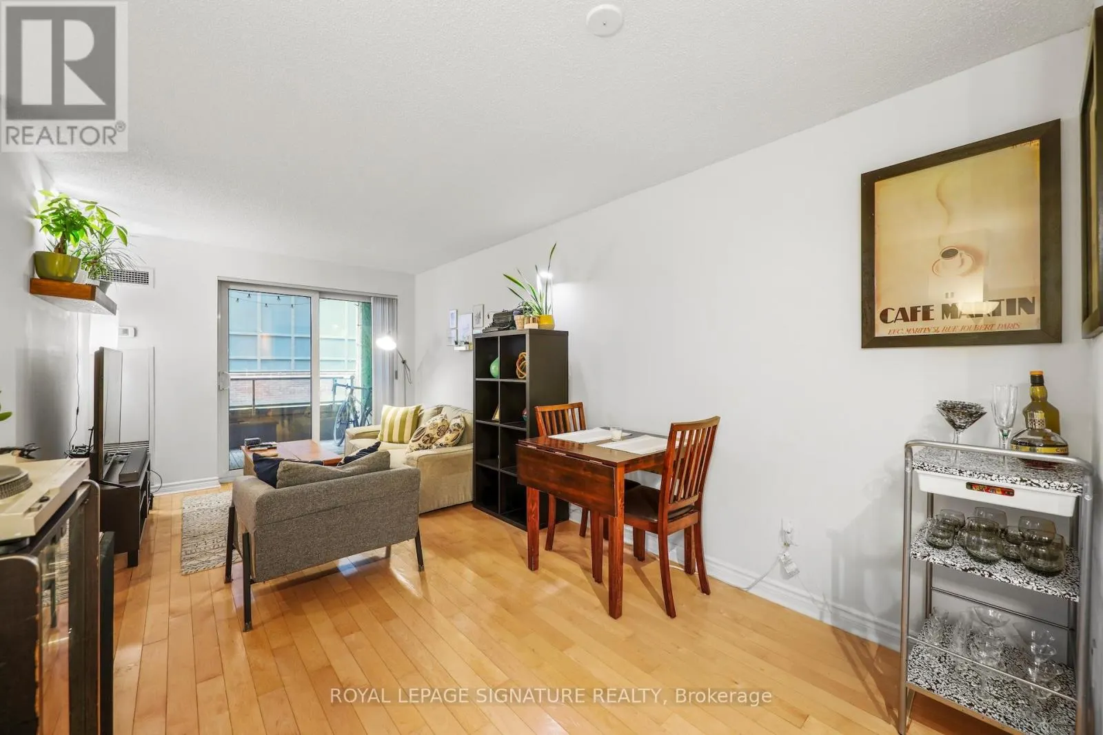 343 - 250 WELLINGTON STREET W