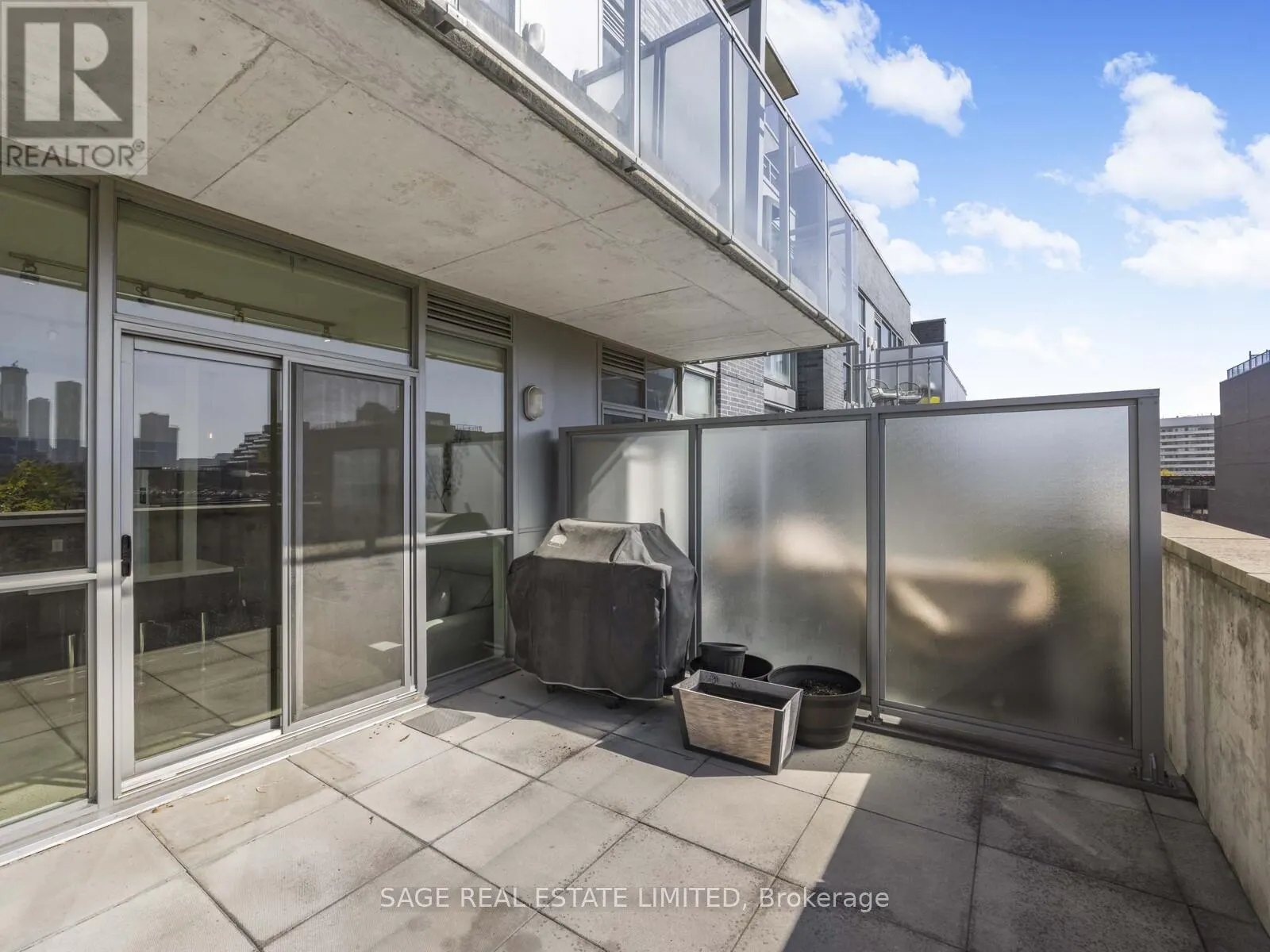405 - 510 KING STREET E