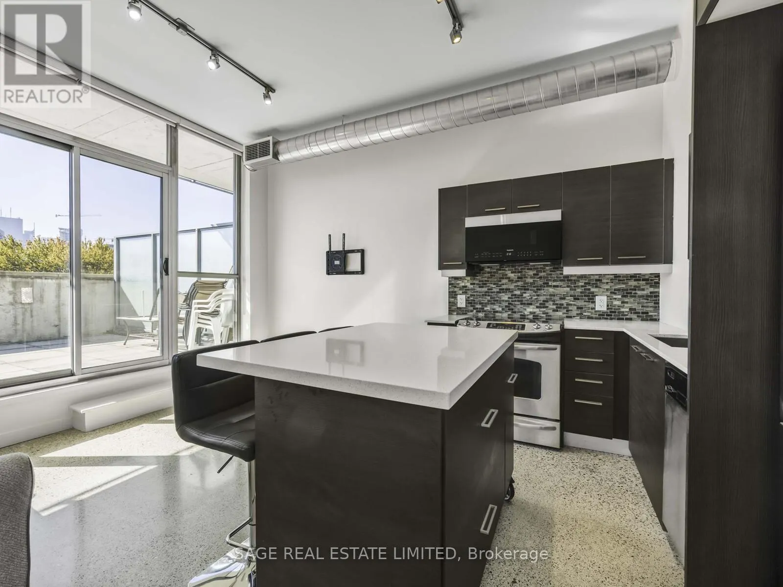 405 - 510 KING STREET E