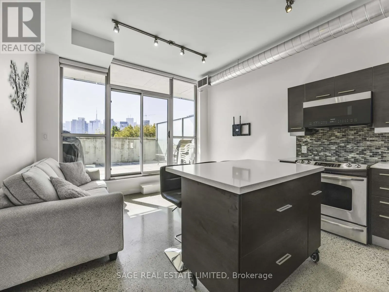 405 - 510 KING STREET E