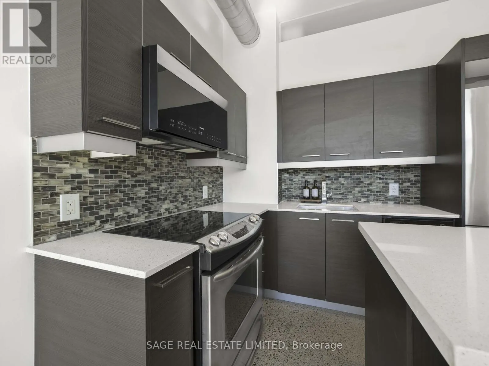 405 - 510 KING STREET E