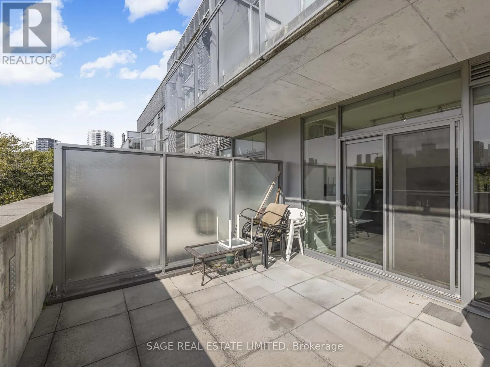 405 - 510 KING STREET E