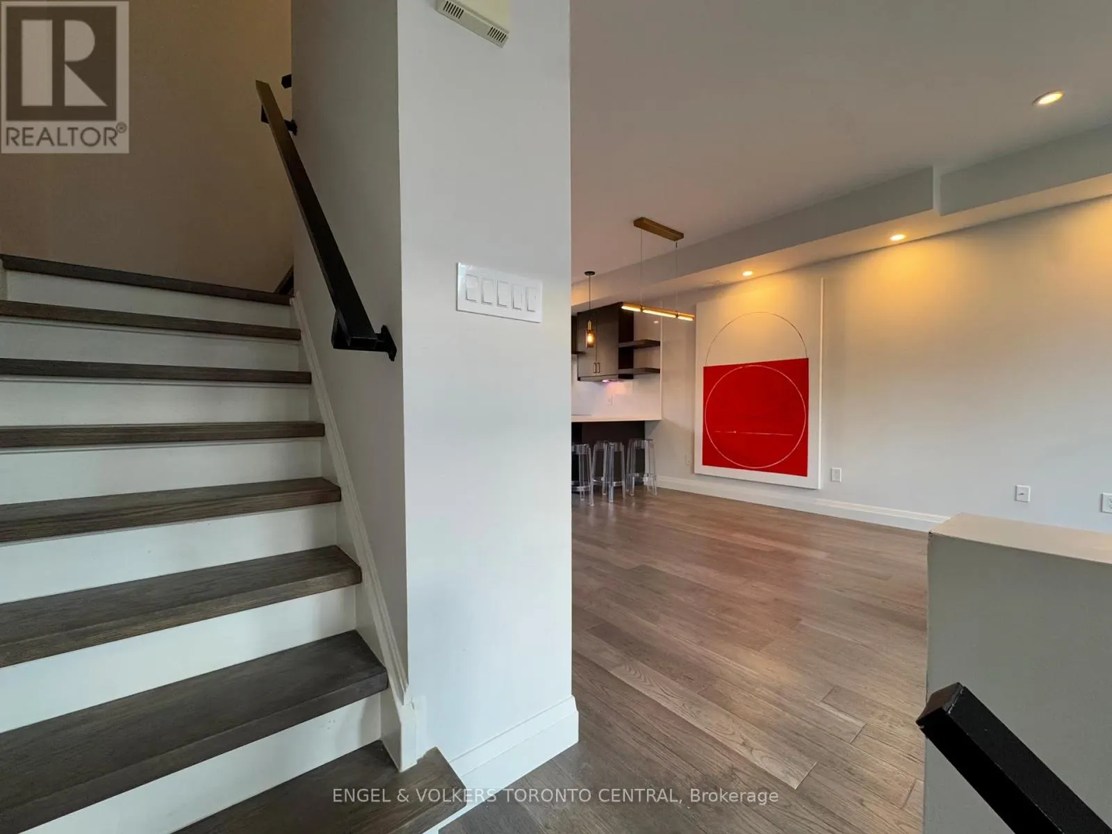 216 - 51 HALTON STREET
