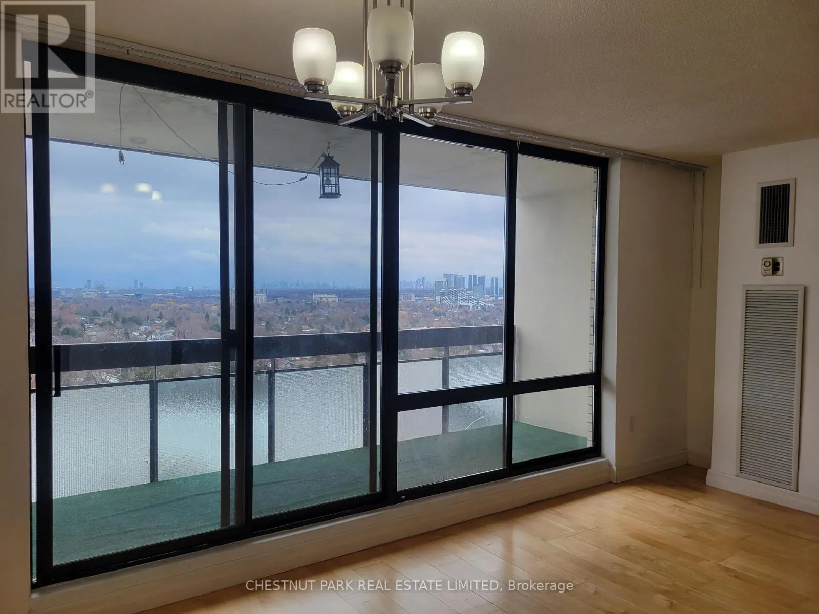 1404 - 260 SENECA HILL DRIVE