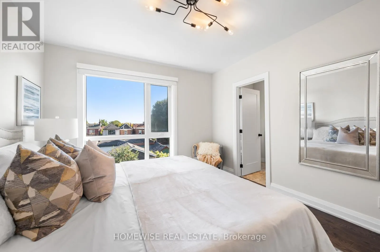 17 EARNSCLIFFE ROAD
