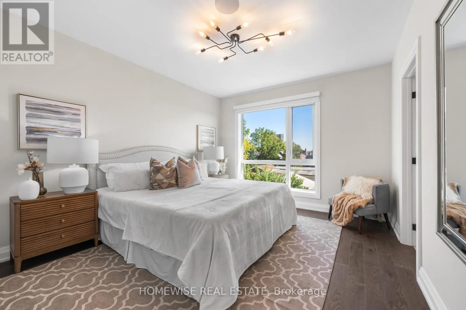 17 EARNSCLIFFE ROAD