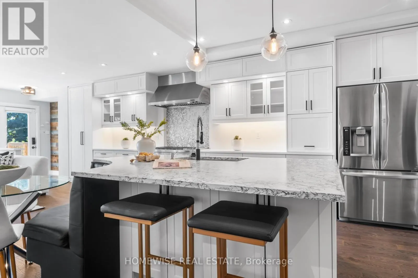 17 EARNSCLIFFE ROAD